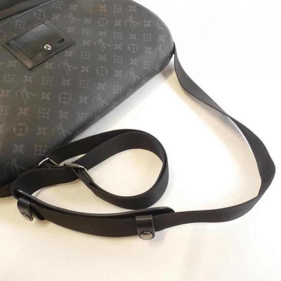 LOUIS VUITTON Black Monogram Shoulder Bag - Picture 6 of 10